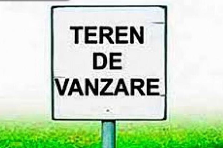 Teren intravilan cu toate utilitatile la marginea terenului si front de 14 m - 1