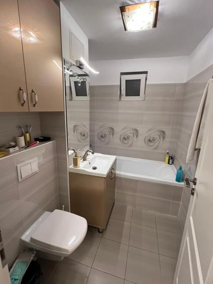 Proprietar vand ap cu 3 camere - 2