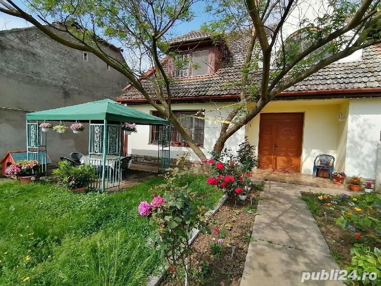 Casă cu 5 camere cu Teren 2100 Mp în Deta