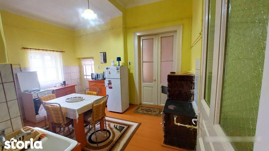 Casa in Ha?eg, zona centrala, teren generos, stare foarte buna. - 1