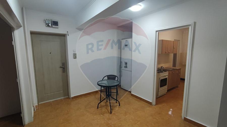 De inchiriat apartament 3 camere spatios  etaj 1 Splaiul Crisanei - 7