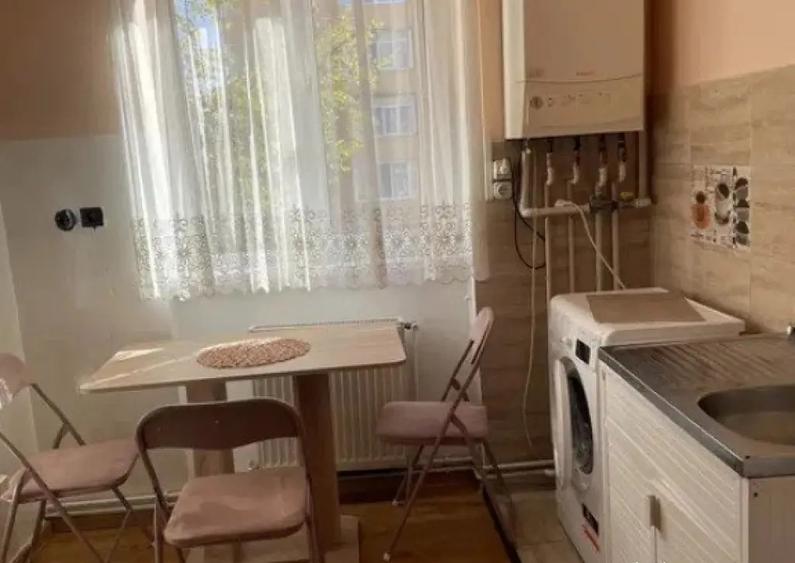 Apartament 2 camere decomandate zona cedonia - 1