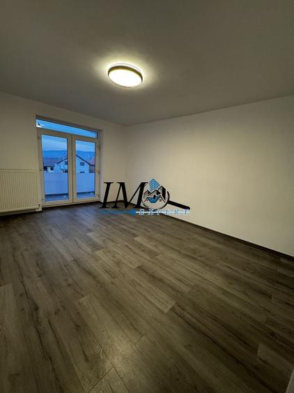Apartament cu 3 camere decomandat în Exterior Vest