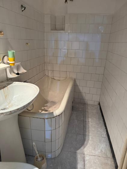 Vând apartament cu 2 camere str Mircea - 10