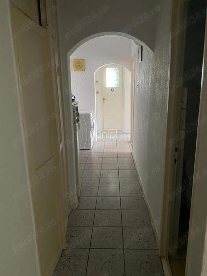 Vand apartament 3 camere Vand apartament 3 camere