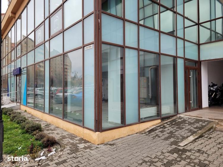 spatiu comercial 94 mp, cu vitrina, zona centrala - 1