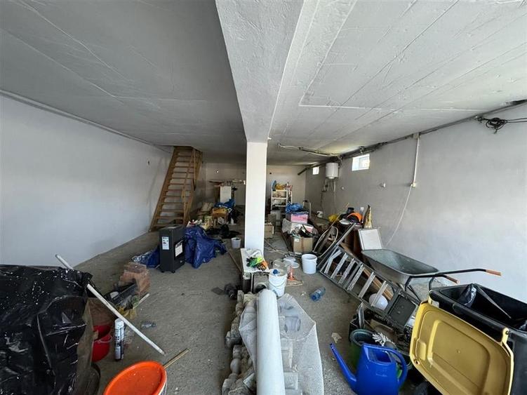 Casa demisol + parter de vanzare in Sat Vadu Rosca - Vulturu - 16