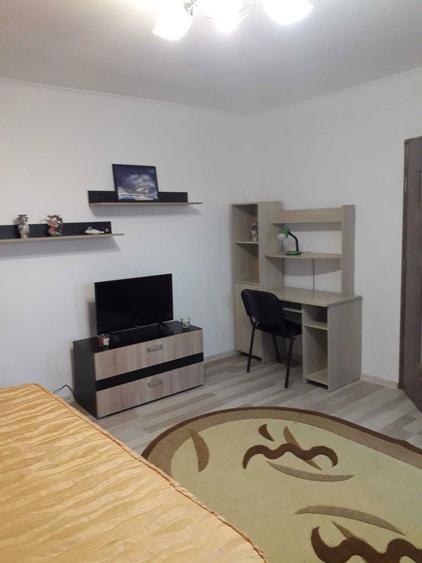 Inchiriez garsoniera - 2