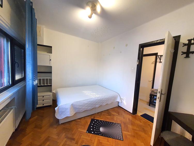 Piata Romana, 3 camere de vanzare, cu centrala - 4