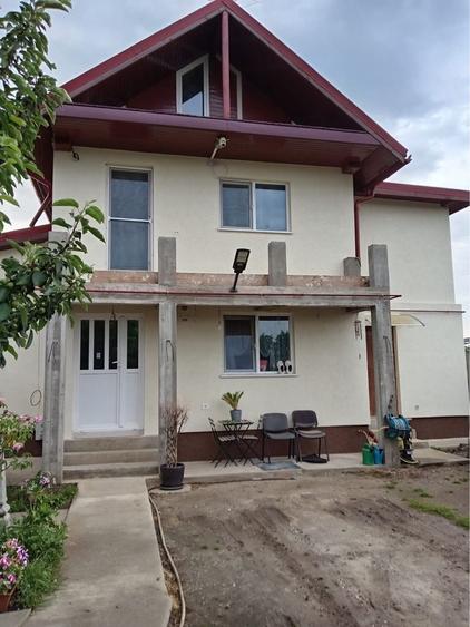 Casă cu 4 camere în Afumați