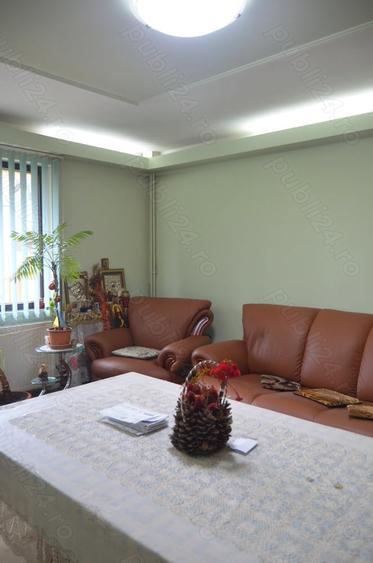 Vila de vacanta cu 7 camere situata in Busteni,semicentral. - 5