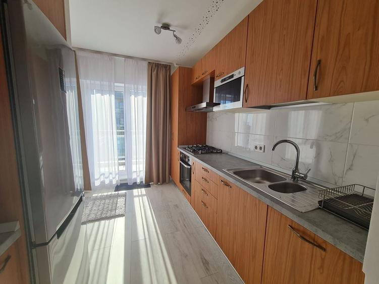 Apartament cu 3 camere decomandat în Barbu Văcărescu