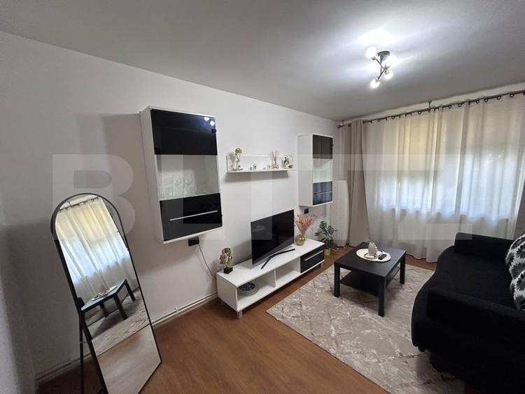 Apartament cu 2 camere decomandat, mobilat în Rovine