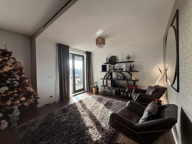 Apartament cu 4 camere decomandat, mobilat în Primăverii