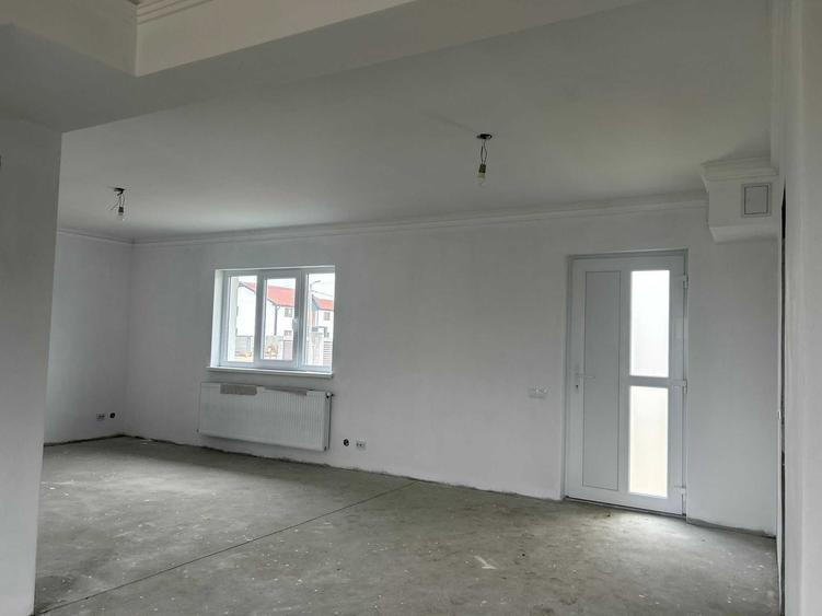 Casă cu 3 camere în Central