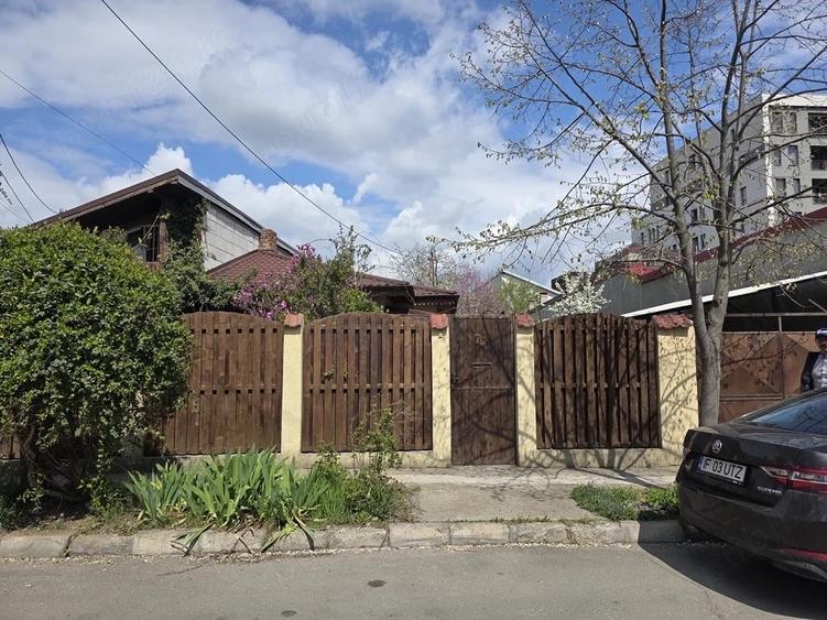 Casă cu 4 camere cu Teren 432 Mp în Central