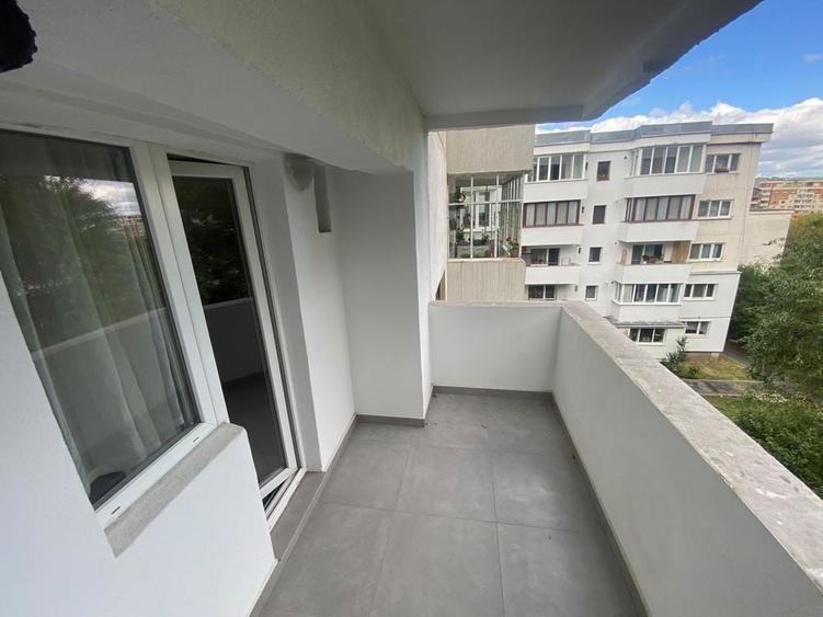 Apartament cu 2 camere decomandat în Plopilor