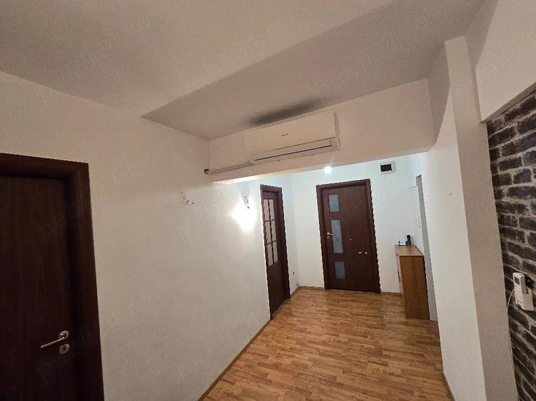 Apartament cu 3 camere decomandat în Sud