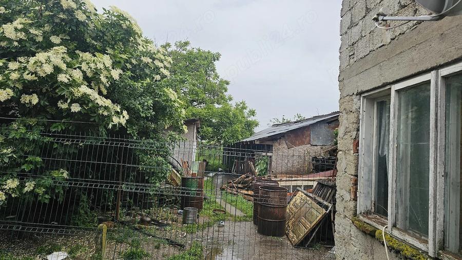 Casă cu 3 camere cu Teren 2000 Mp în Tărtășești
