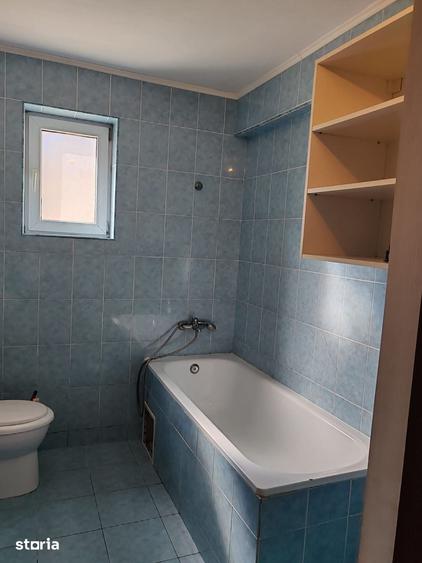Apartament cu 3 camere în Unirea