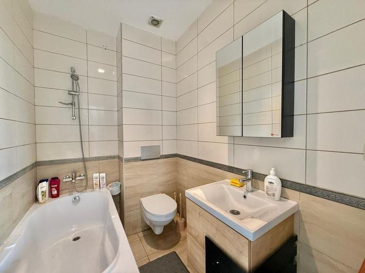 Apartament cu 2 camere semidecomandat în Ștefăneștii de Jos