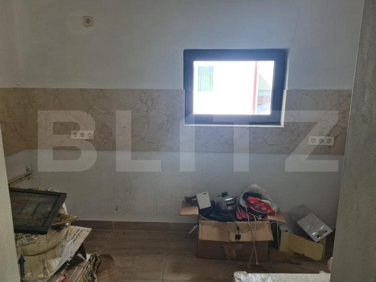Casă individuală cu 9 camere cu Canalizare în Exterior Nord