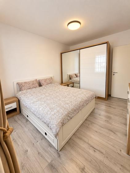 Apartament cu 2 camere semidecomandat în Giroc