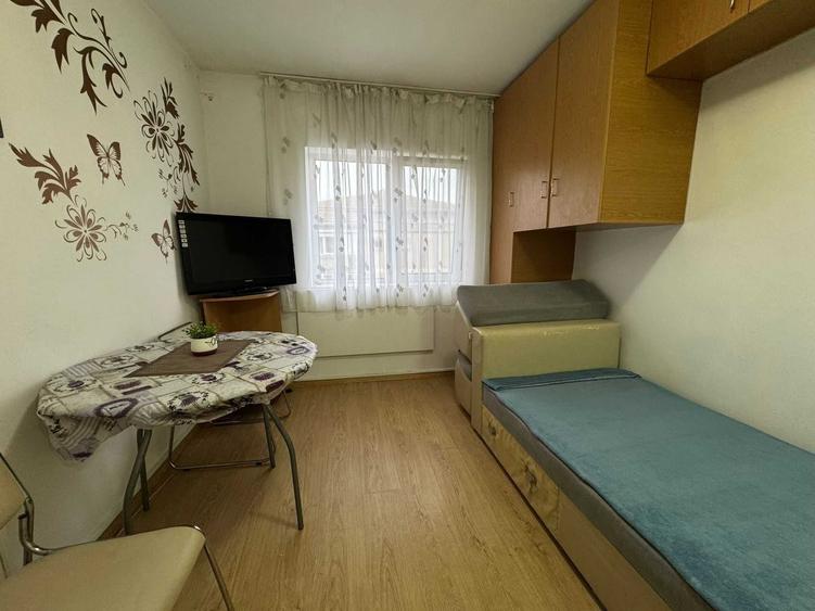 Garsoniera zona Soarelui mobilata si utilata, ingrijita, bloc cu acoperis de tigla - 6