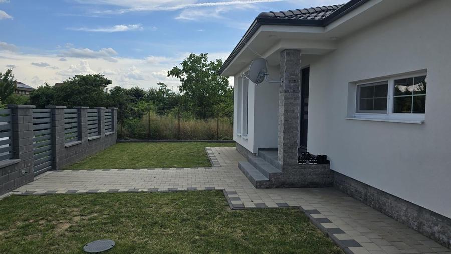 Casă individuală cu 4 camere cu Teren 400 Mp în Cetate