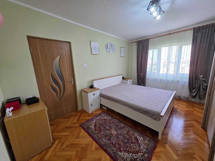 Apartament cu 3 camere semidecomandat în Gheorghe Lazăr