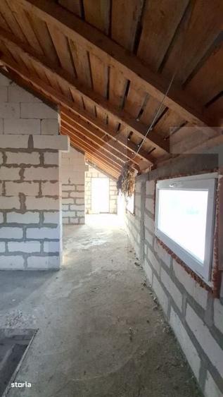 Casă cu 4 camere cu Teren 582 Mp în Dobrun