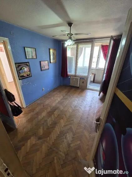 Apartament cu 3 camere semidecomandat în Domenii