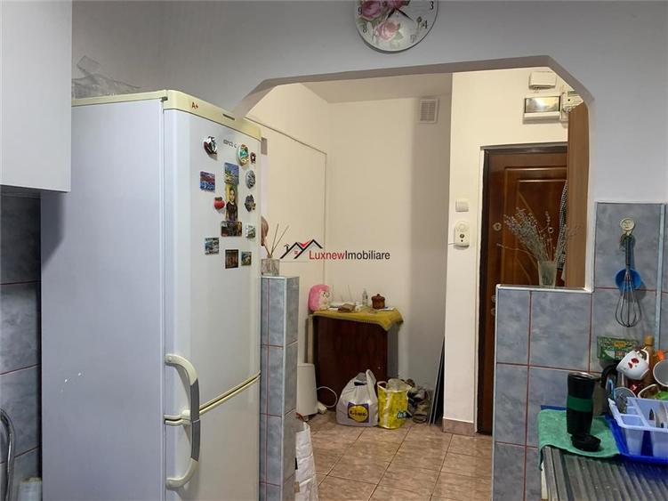 Apartament cu 2 camere semidecomandat, mobilat în Nord-Est