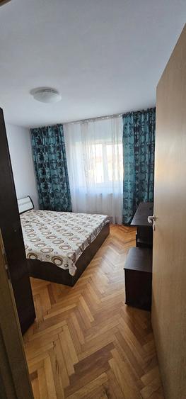 Apartament cu 2 camere decomandat în Lipovei