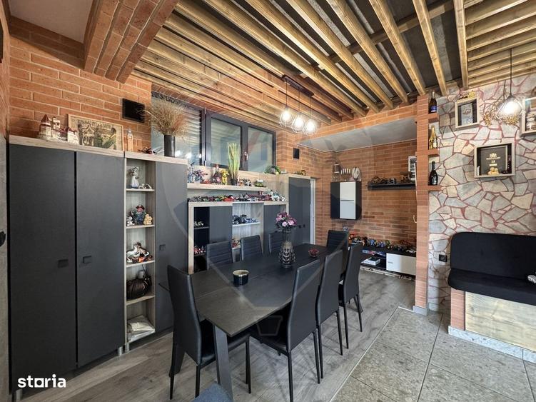 Casă cu 4 camere cu Teren 671 Mp în Rădaia