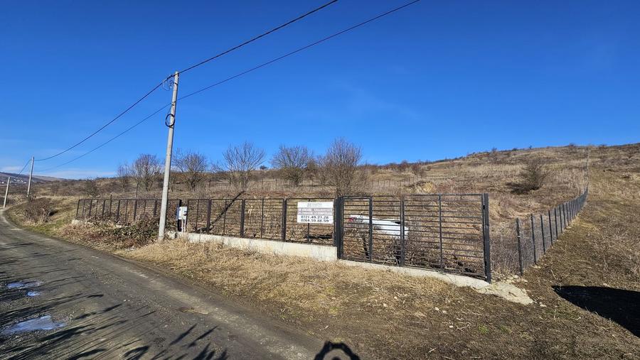 Teren agricol extravilan de 5665 mp, în Iris