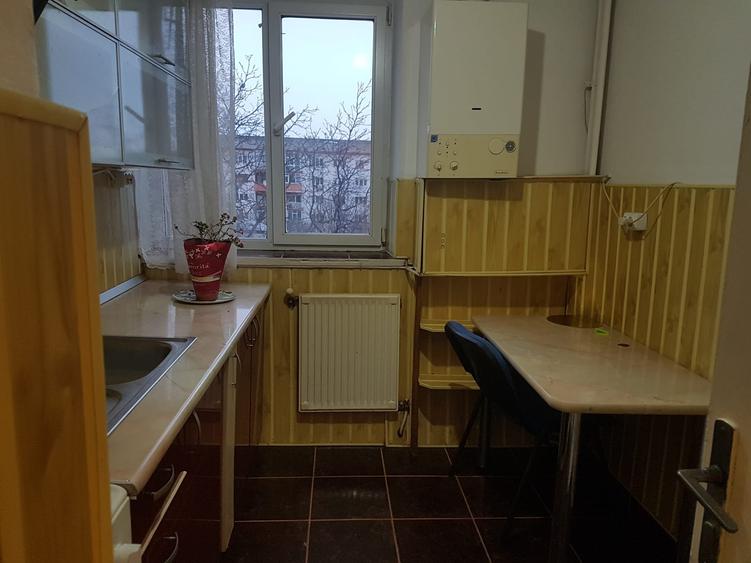 Apartament doua camere, etaj 3, mobilat si utilat, CT, langa biserica Precista - 8