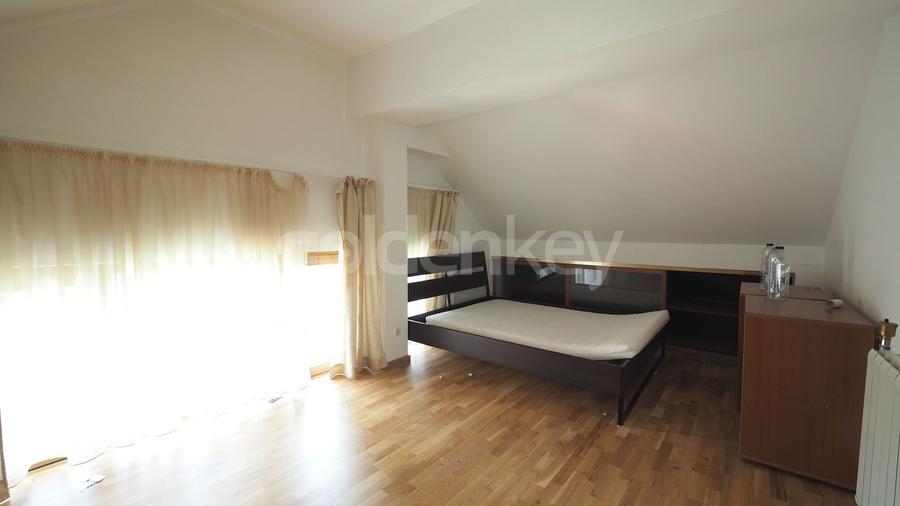 Vila nemobilata in complex cu piscina | 2 garaje - 22