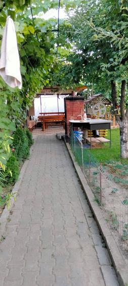 Casa de vanzare in spate la bloc privilege - 5