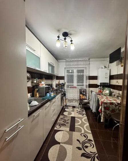 Apartament Cu 3 Camere Semidecomandate Etajul 1 - Zona George Enescu - 7