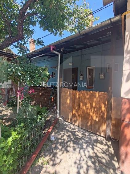 Apartament de vanzare, cu 2 camere, 55 mp, zona Sinaia