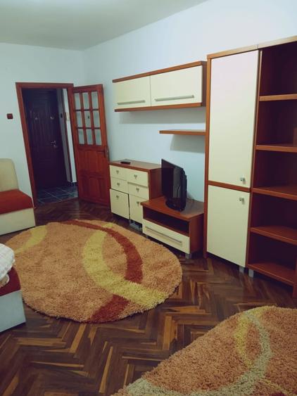 Vand apartament 2 camere decomandat - 1