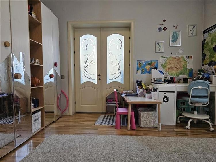 4 cam floreasca, plus 1 cam mansarda(birou), in vila, curte, garaj - 11