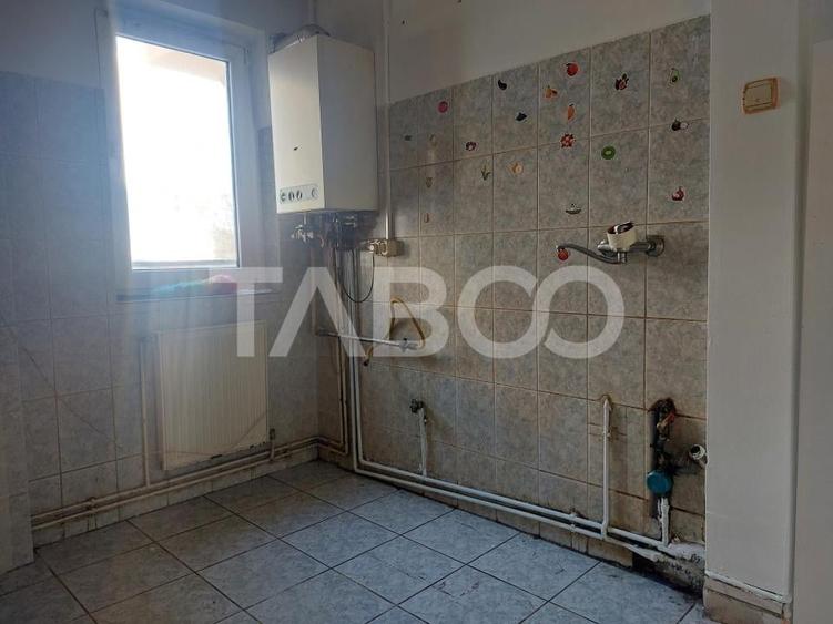 Apartament 2 camere decomandate 35 mp parter zona Stejarului Cisnadie - 7