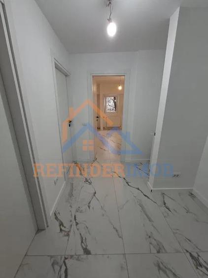 Garsoniera renovata  Aparatorii Patriei - Metrou etaj 1 bloc din 1986 - 1