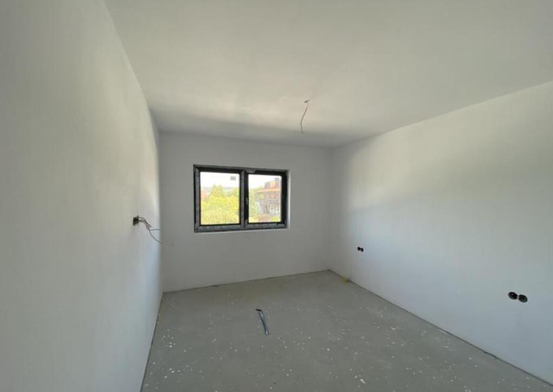 Casa individuala la stadiul de alb Cristian, cartier n - 4