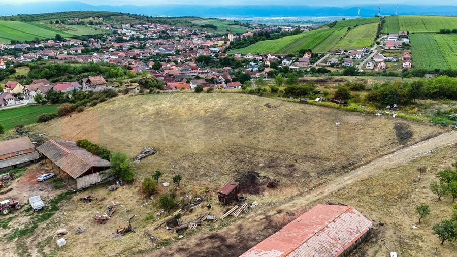 Teren de 2000 mp, deschidere la 2 strazi, Sura Mare |SkyVideo - 4