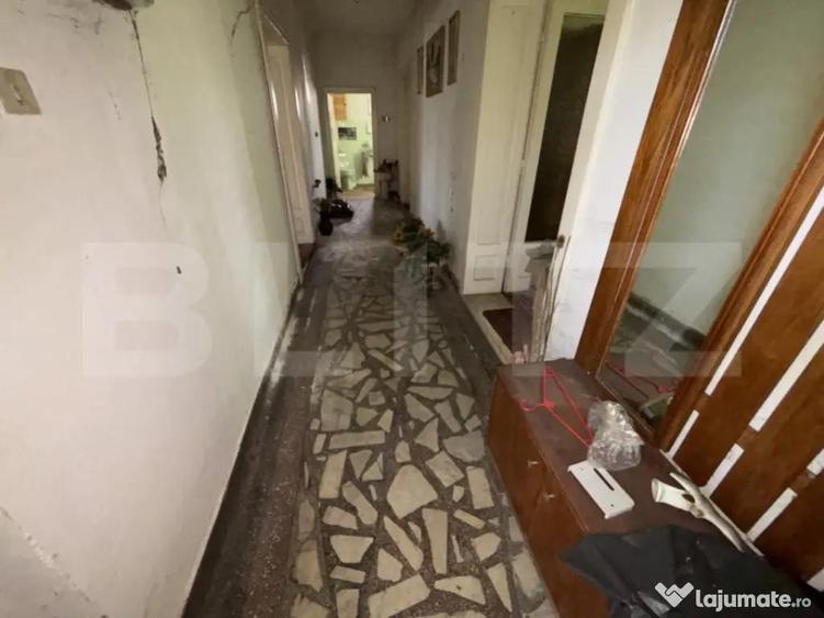 Casa de vanzare 3 camere - 7