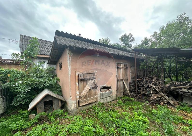 30 arii TEREN INTRAVILAN cu o GOSPODARIE veche - 2