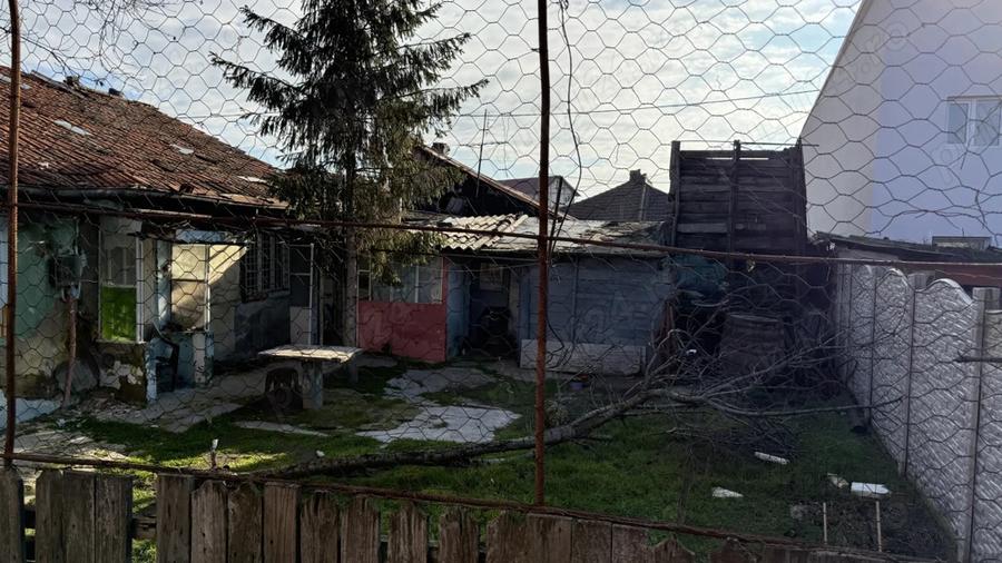 Vand Casa Craiova -Brestii zona Biserica - 1